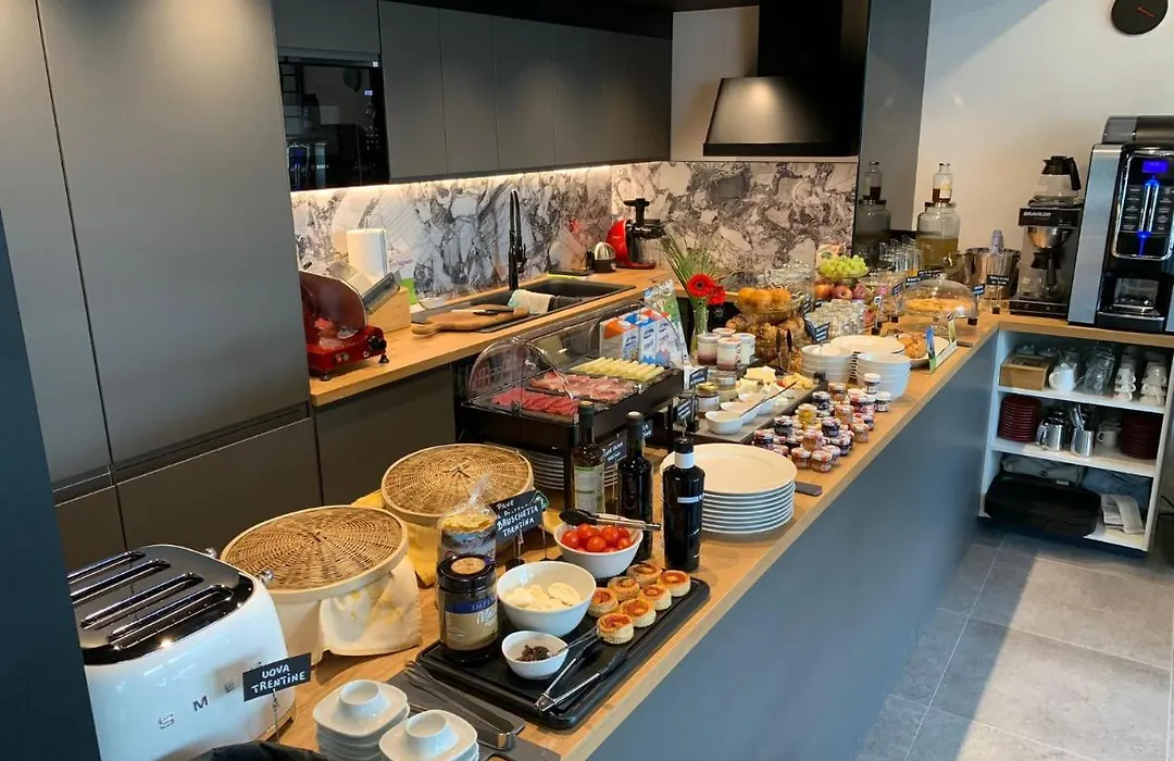 Visioni Lake View Rooms&Breakfast - Adults Friendly-1
