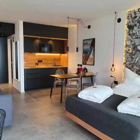 Visioni Lake View Rooms&Breakfast - Adults Friendly-2